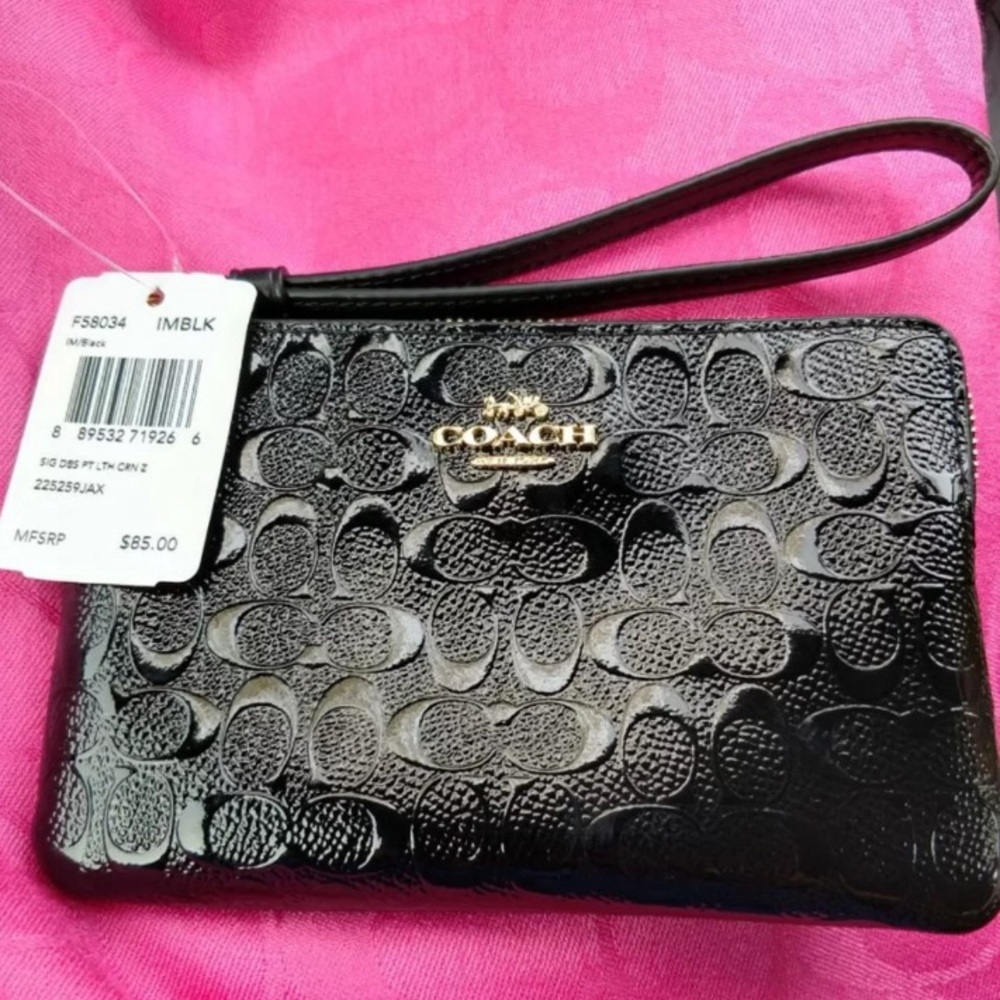 ❌❌SOLD❌❌ COACH ZIP WRISTLET IN SIGNATURE LEATHER